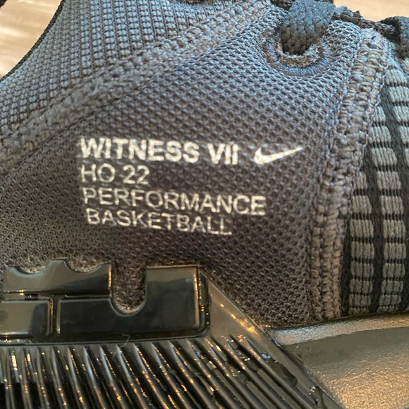 Nike Men’s Tennis Shoes “Lebrons” - Picture 5 of 9